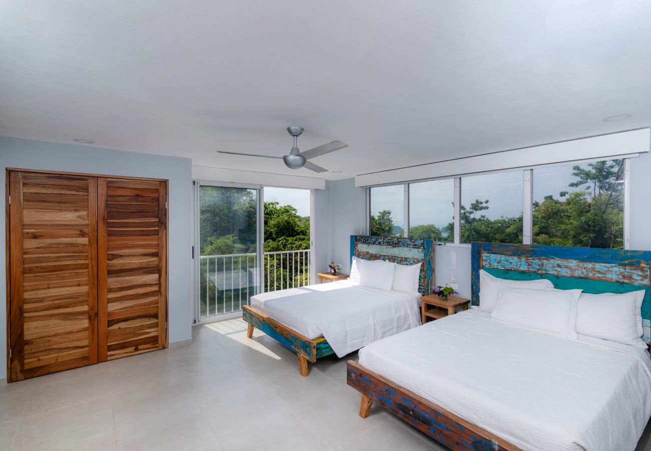 Villa Costa Vida &mdash; the pool deck above the rainforest
