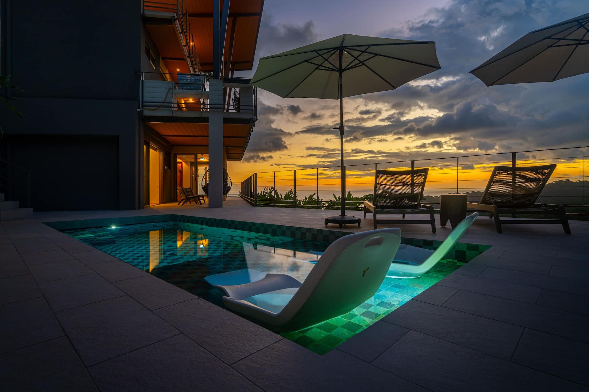 Villa Vista del Mar — the pool and ocean view