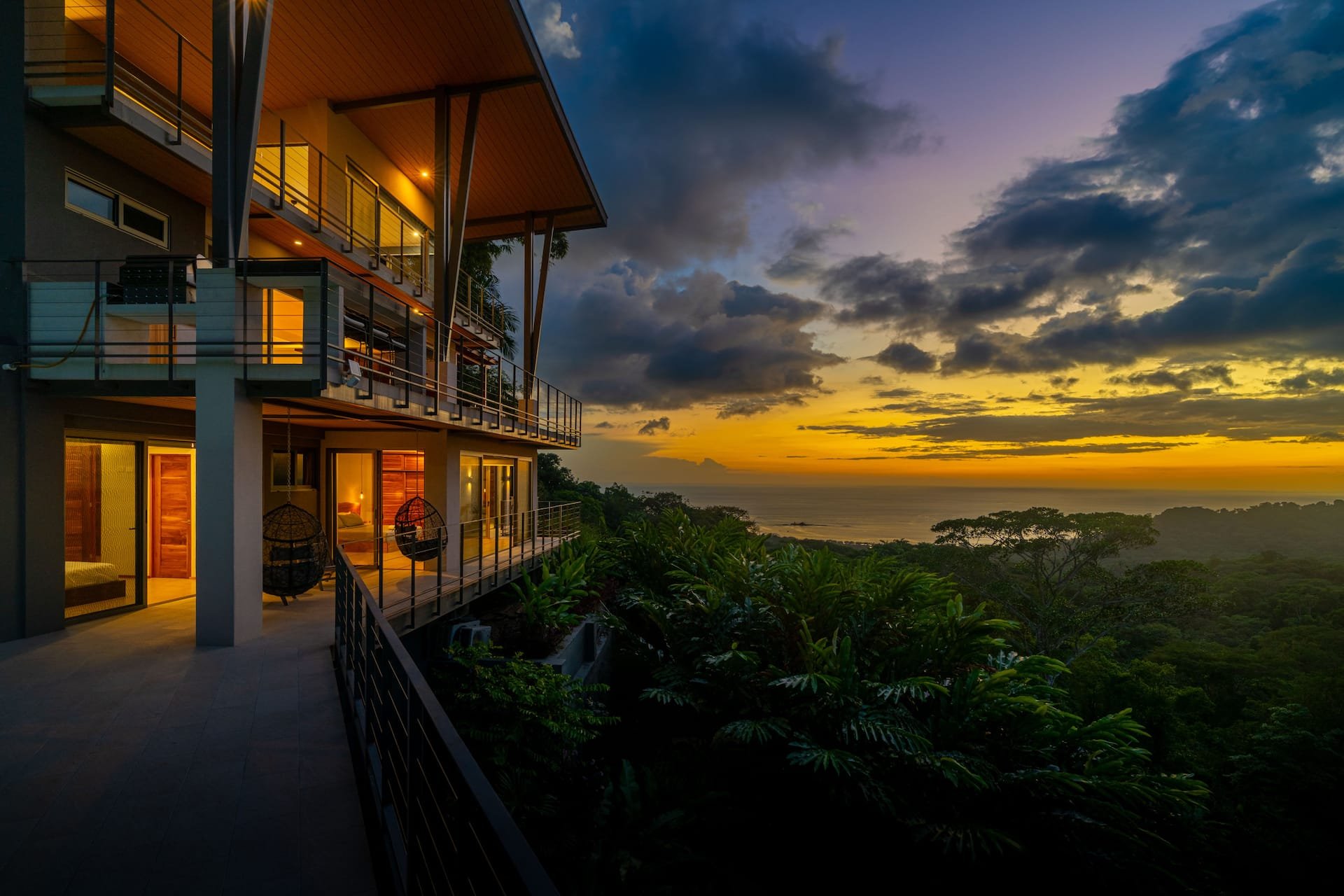 A bedroom with ocean view